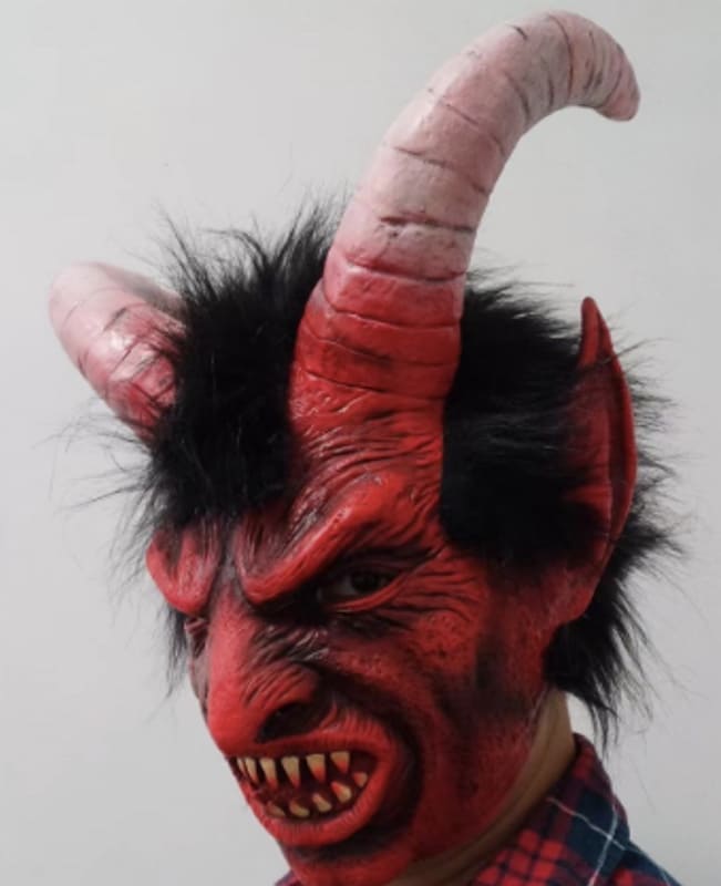 topeng wajah lucifer dengan tanduk di kepala iblis