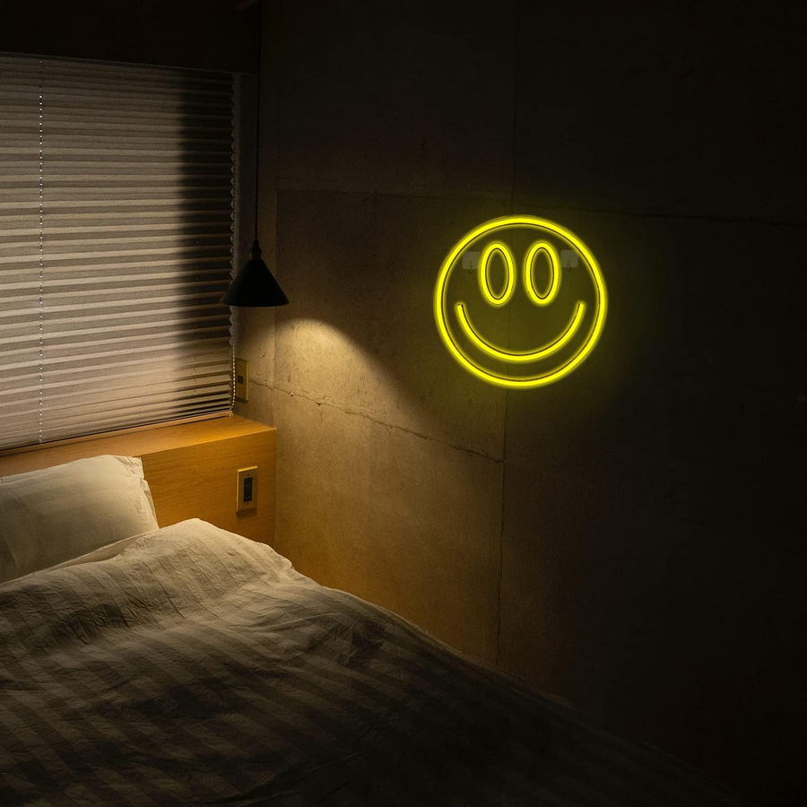senyum iklan logo prasasti LED cahaya tersenyum